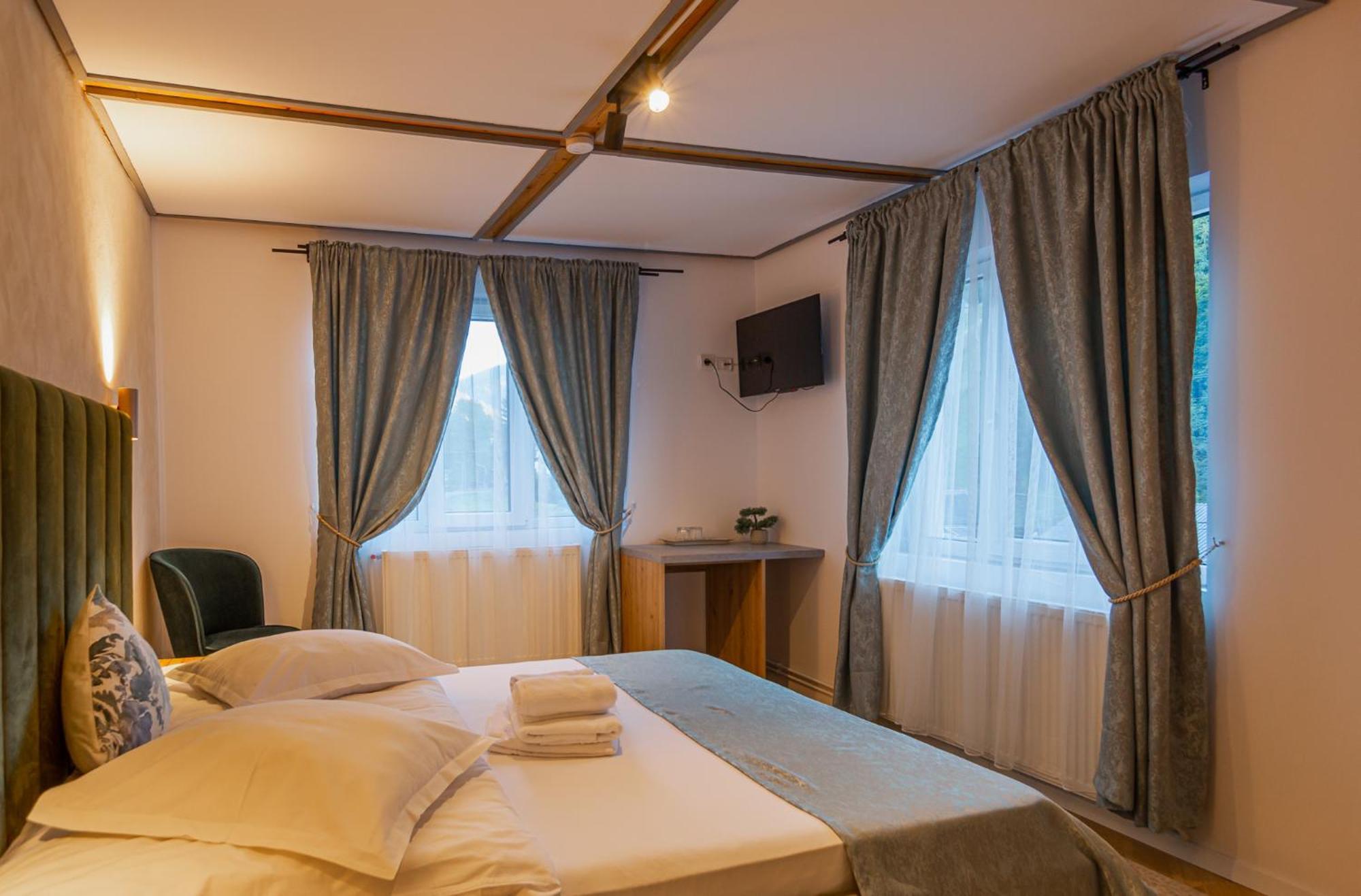 Complex Turistic Luminita Hotel Moeciu De Sus Exterior photo
